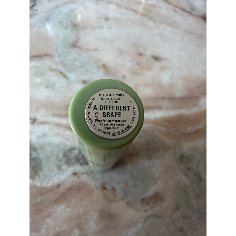 Clinique Different Lipstick A Different Grape Berry Plum Satin Travel Size C72
